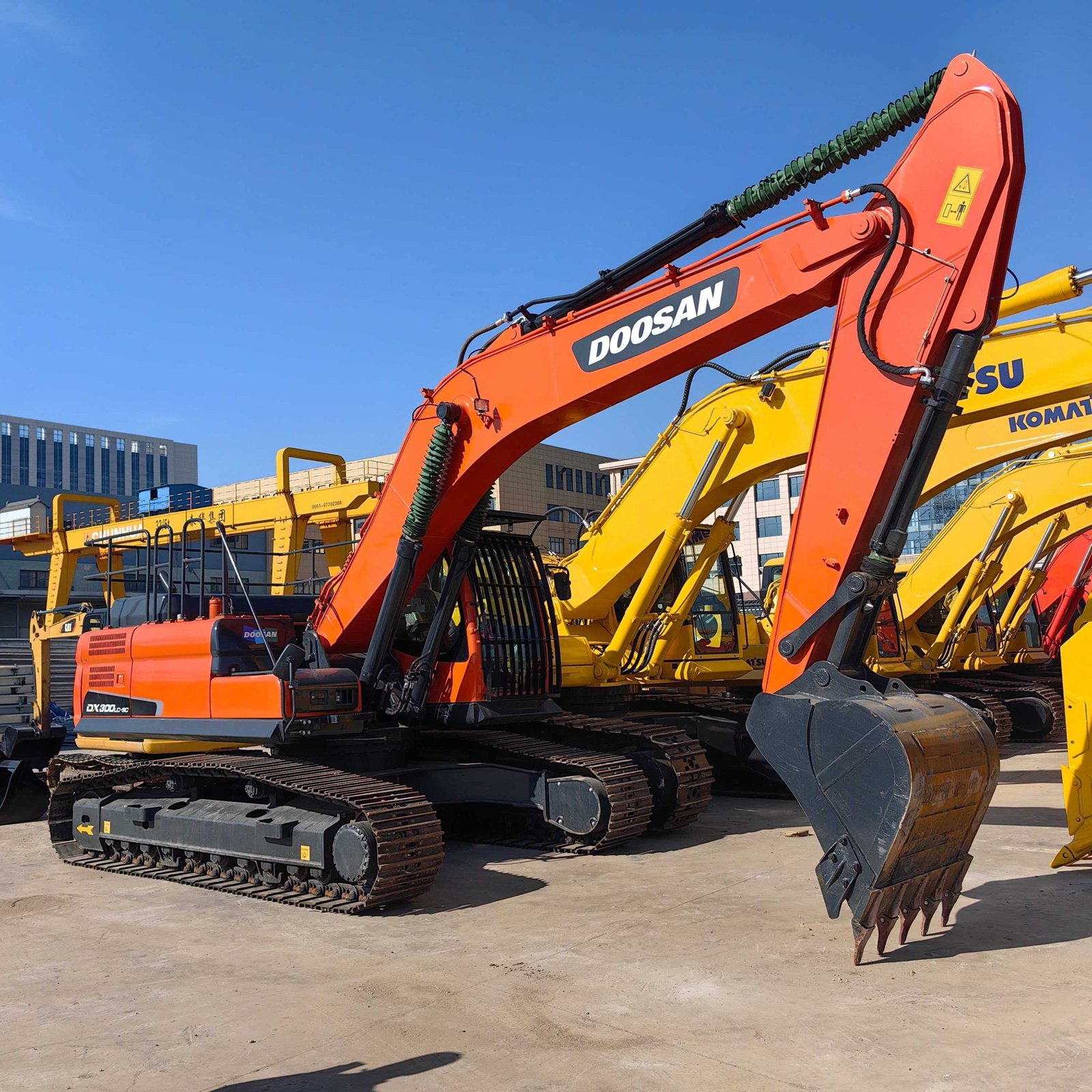 Used Doosan DX225 excavator翻译阿拉伯语